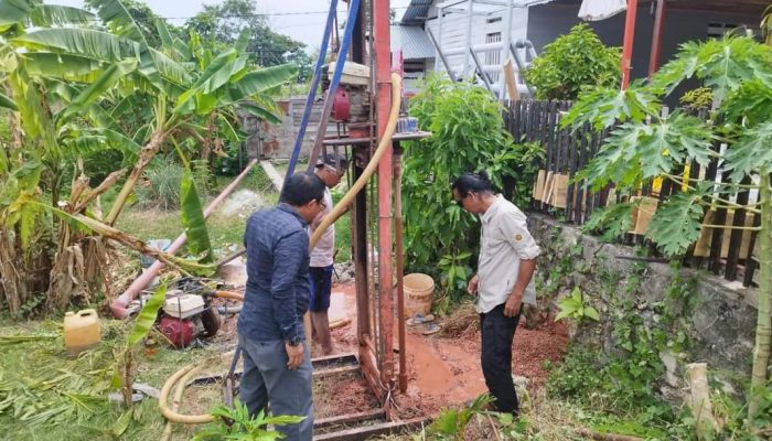 Tinjau Pembangunan Sumur Bor di Bunga, Ustadz Iswan: Ini Bantuan ke 141 dan 142 Titik