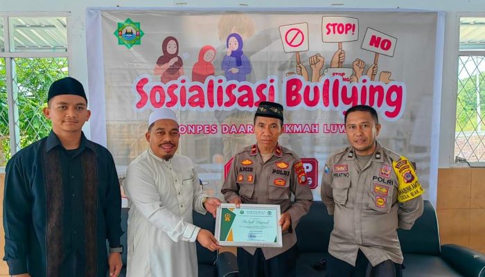 Gandeng Polsek Luwuk, Ponpes Daarul Hikmah Edukasi Santri Anti Bullying