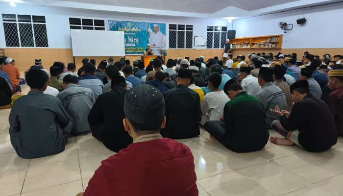 Taklim Subuhan, Ustadz Mu’adz Ingatkan Pentingnya Silaturahmi 