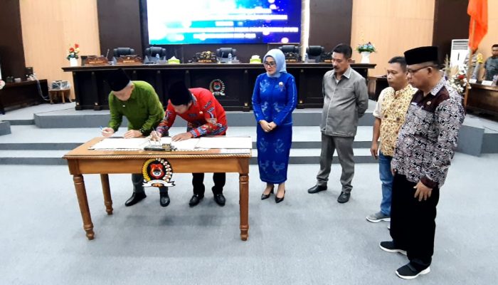 Wabup dan Ketua DPRD Banggai Teken Nota Kesepakatan Ranwal RPJPD 2025-2045