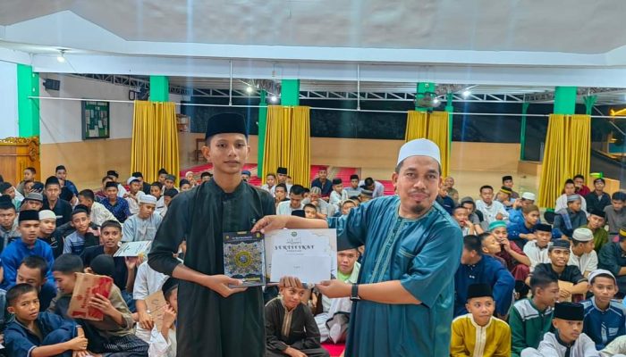 Libur Telah Tiba! Ini Pesan Ustadz Mu’adz untuk Santri Daarul Hikmah Luwuk