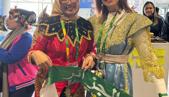 Expo World Youth Festival di Rusia, Gisel Dosen Unismuh Luwuk Kenakan Baju Adat dan Promosikan Wisata Favorit Banggai