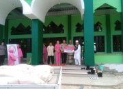 Polres Bangkep Serahkan Bantuan 24 Sak Semen Untuk Masjid Al-Mubarak Desa Baka