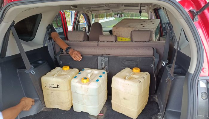 Polisi Gagalkan Penyeludupan Puluhan Liter Cap Tikus Masuk Luwuk 