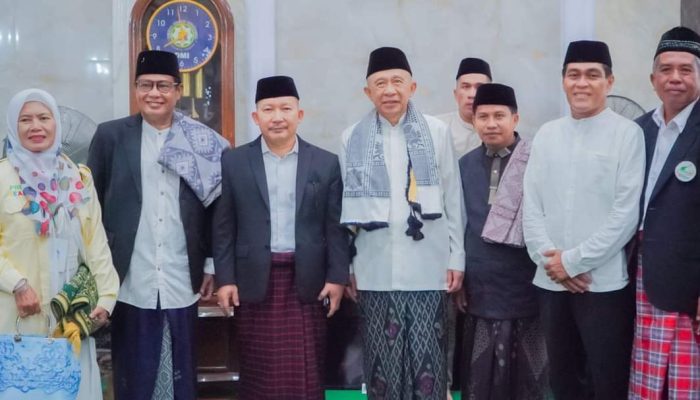 Bupati dan Wabup Kompak Sholat Idul Fitri di Masjid Agung An Nur Luwuk