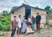 Masjid Al Fattah Bukit Mambual Salurkan Zakat Fitrah, Begini Potret Saat Penyaluran