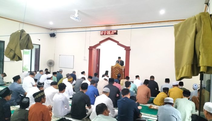 Ratusan Warga BTN Bukit Mambual Laksanakan Sholat Idul Fitri di Masjid Al Fattah, Ini Pesan Khotib Febri Niati