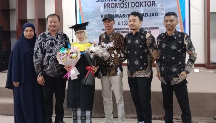 Terus Bertambah, Dosen Unismuh Luwuk Ken Amasita Sukses Raih Gelar Doktor di Untad