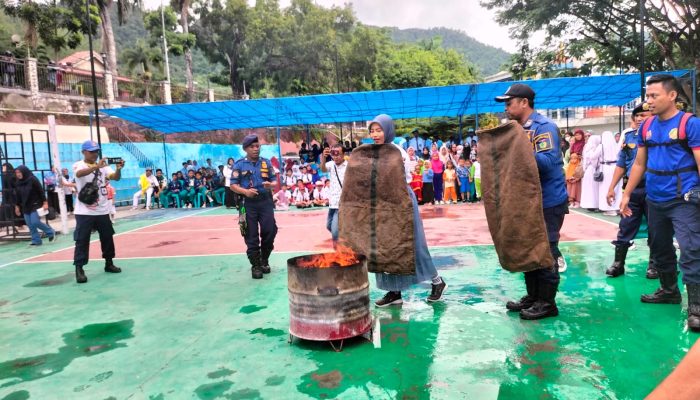 Antusias Siswa Ikuti Sosialisasi dan Edukasi Pencegahan Kebakaran di HUT 105 Damkar