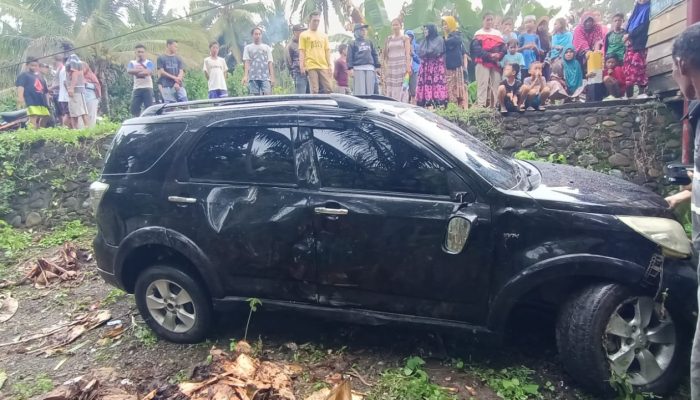 Hilang Kendali, Mobil Dinas Bina Marga Sulteng Lakalantas di Bunta Banggai