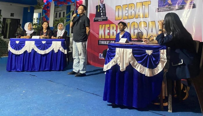 SMAN 3 Luwuk Menangkan Lomba Debat Kebangsaan Meriahkan HUT ke 24 Untika Luwuk