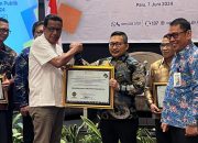 Selamat! Bupati Banggai Terima Penghargaan Penilaian Kepatuhan Pelayanan Publik