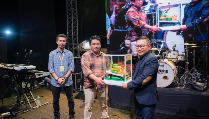 Desa Dimpalon Juara Umum di Ajang Festival Pandanga dan Kintom Expo 2024