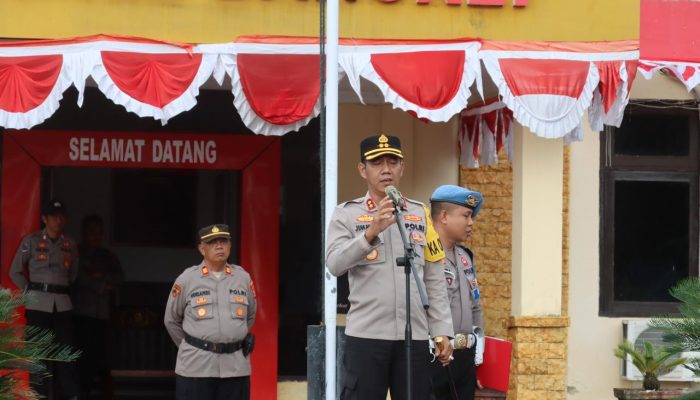 Kapolres Pimpin Upacara Kenaikan Pangkat 22 Personel Polres Bangkep 