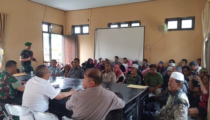 Isu Pemberhentian Kades Kambani, Massa Geruduk DPMD Bangkep, Gelar Aksi Damai