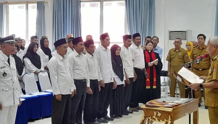 Ditambah 2 Tahun, 59 Kades dan Ratusan BPD se-Balut Dikukuhkan Bupati Sofyan Kaepa