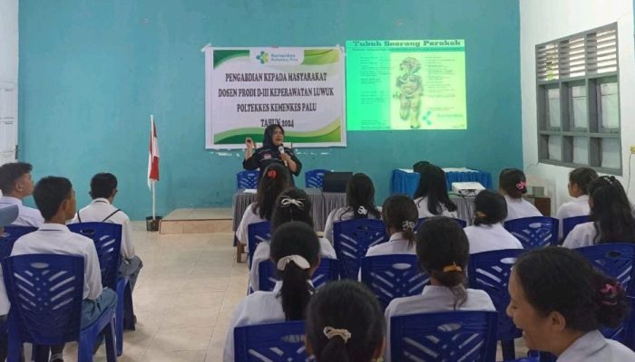 Pengabdian Masyarakat Poltekkes Palu, Peningkatan Pengetahuan Melalui Edukasi Bahaya Merokok Pada Remaja SMA