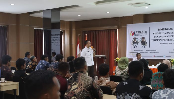 Kajari Balut Jadi Pemateri Bimtek  Penyelesaian Sengketa dan Penanganan Pelanggaran Tahapan Pemilihan 2024