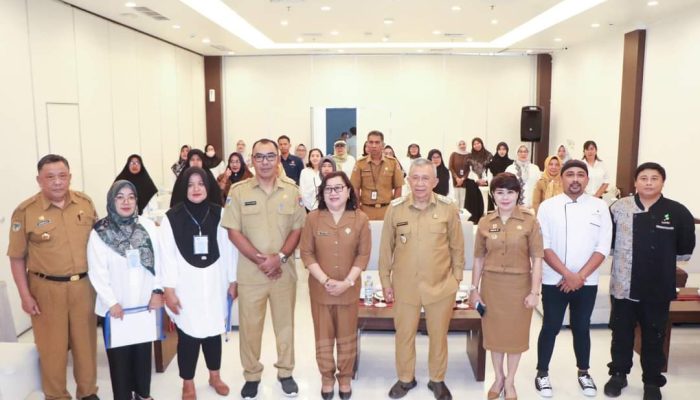 Dinkop dan UKM Banggai Gelar Pelatihan Kewirausahaan Pembuatan Aneka Kue Kering dan Cake