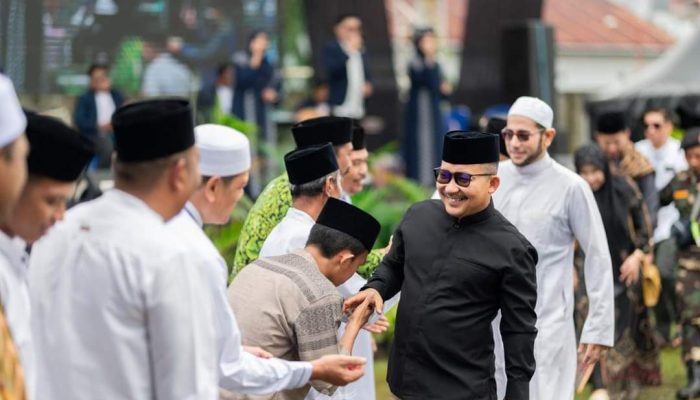 Dihadiri Ribuan Warga, Bupati Siapkan 2 Tiket Umrah Gratis untuk Jamaah Tabligh Akbar Toili Jaya