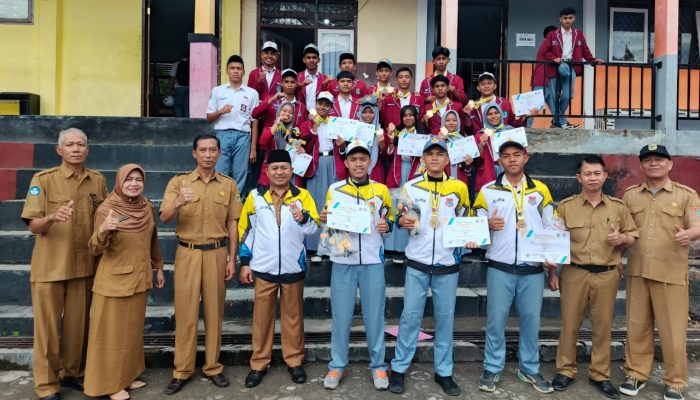 Siswa SMAN 1 Luwuk Torehkan Prestasi Gemilang di POPDA Sulteng 2024