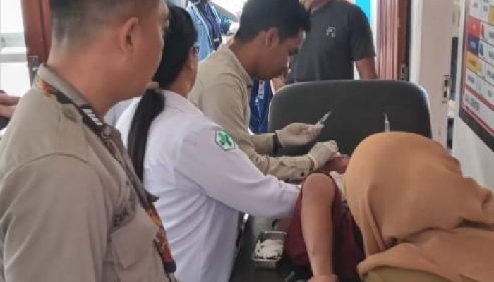 Nahas! Mobil Calya Tabrak Bocah  SD di Bunta, Korban Alami Luka Berat