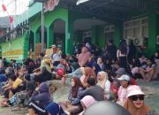 Ratusan Warga Duduki Unismuh Luwuk