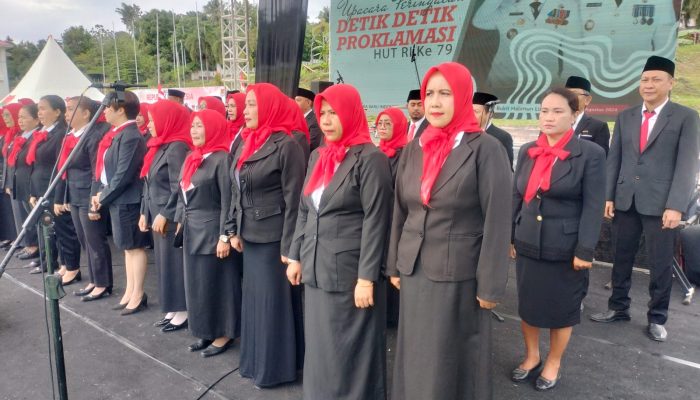 Paduan Suara Gita Pesona Dispar Banggai Tampil Memukau di Upacara 17 Agustus 2024