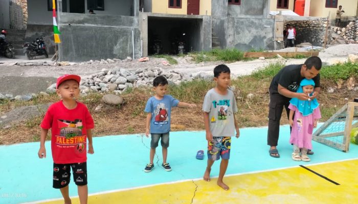 Seru! Beragam Lomba Meriahkan HUT RI di BTN Bukit Mambual, Ada Gigit Leper Hingga Tarik Tambang