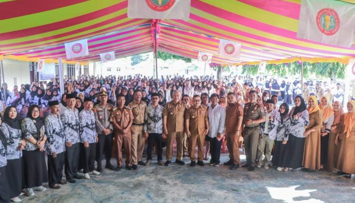 Silaturahmi Bersama Guru dan Tendik di Bualemo, Ini Harapan Bupati Banggai