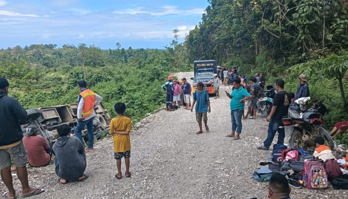 Bawa Puluhan Pelajar, Bus Milik DSP Terguling di Tolando Batui, 2 Korban Dirujuk ke RSUD Luwuk