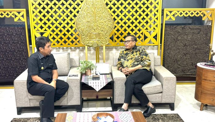 Pj Bupati Ihsan Basir Bahas Usulan Perbaikan Jalan dan Air Bersih Bersama Sekjen Kementerian PUPR