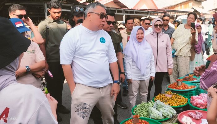 Ahmad Ali ke Pedagang Pasar Simpong: Kalau Mau Perubahan, Pilih Sulianti Murad-Samsul Bahri Mang 