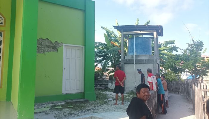 Masjid Desa Bunga Luwuk Utara Terdampak Gempa, Dinding Retak Hingga Sebagian Runtuh