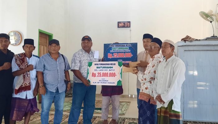 PT KLS Serahkan Bantuan Rp25 Juta untuk Pembangunan Masjid Baiturahim Lamo Batui