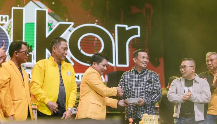 Dimeriahkan NDX AKA,  Pjs Bupati Hadiri Puncak HUT ke-60 Partai Golkar di Toili Jaya