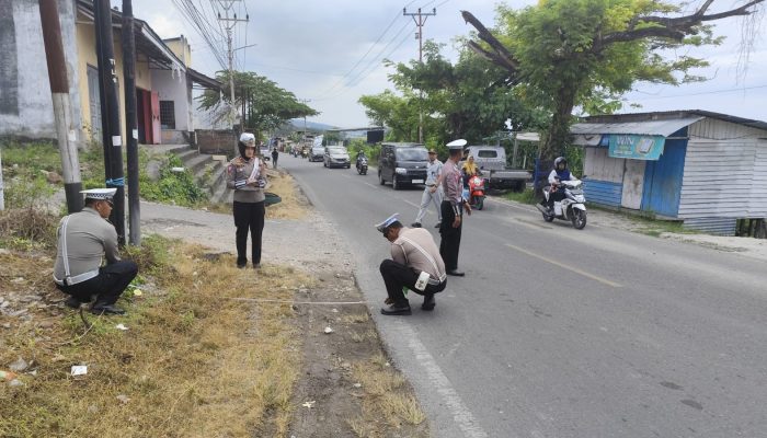 Naas! Seorang Pelajar di Luwuk Utara Tewas Tertabrak Motor dan Mobil Secara Beruntun, Polisi Olah TKP 