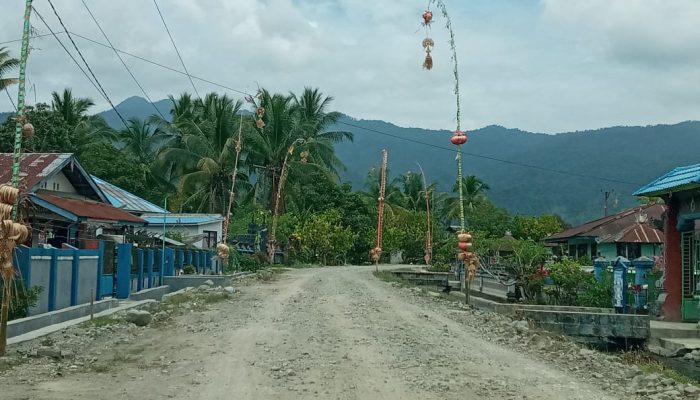 Warga Keluhkan Minimnya Anggaran Perbaikan Jalan Cemerlang-Kospa Duata Karya Masama, Pemda Pilih Kasih?