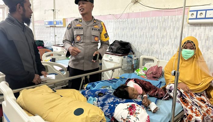 Kapolsek Bualemo Jenguk Bocah 4 Tahun Menderita Kanker di Longkoga Barat 