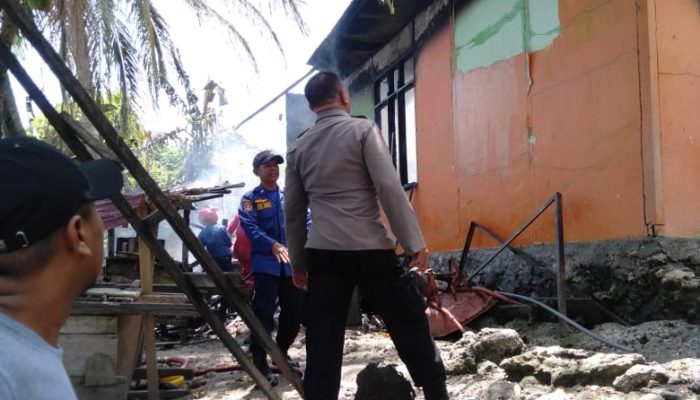 Lupa Matikan Api Tungku, Rumah di Luwuk Selatan Hangus Terbakar