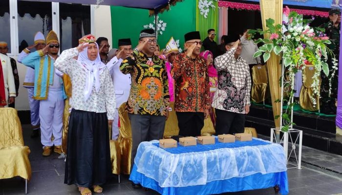 Suryani Mile-Sudirman Sapat Kompak Hadir di Upacara HUT ke-25 Kabupaten Bangkep