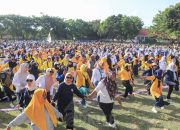 Lima Ribuan Guru Ikuti Jalan Santai Meriahkan HUT Ke-79 PGRI di Kabupaten Banggai