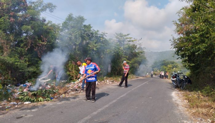 Pemerintah Kilongan dan Kilongan Permai Kerja Bakti Bersama, Bersihkan Sampah di Jalan Jalur 2