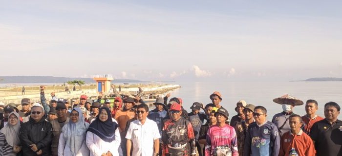 Pj Bupati Bangkep Buka Lomba Mancing di Pelabuhan Salakan