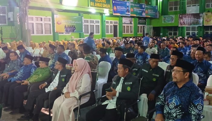 Sulianti Murad Hadiri Milad Muhammadiyah ke 112 di Unismuh Luwuk