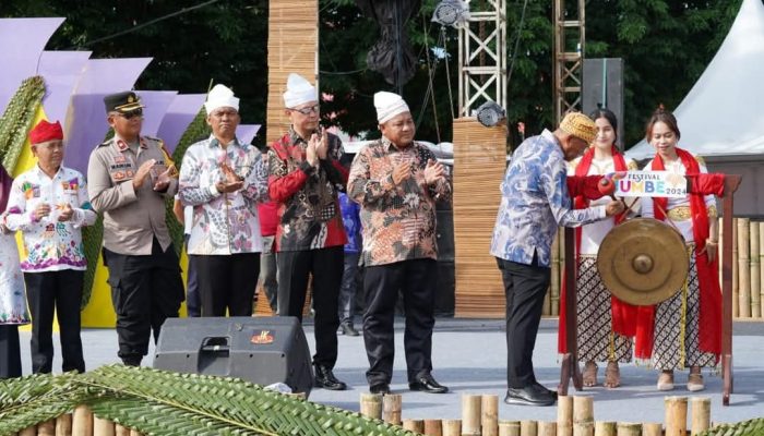 Diramaikan Berbagai Pertunjukan Seni dan Budaya, Festival Tumbe Resmi Dibuka 