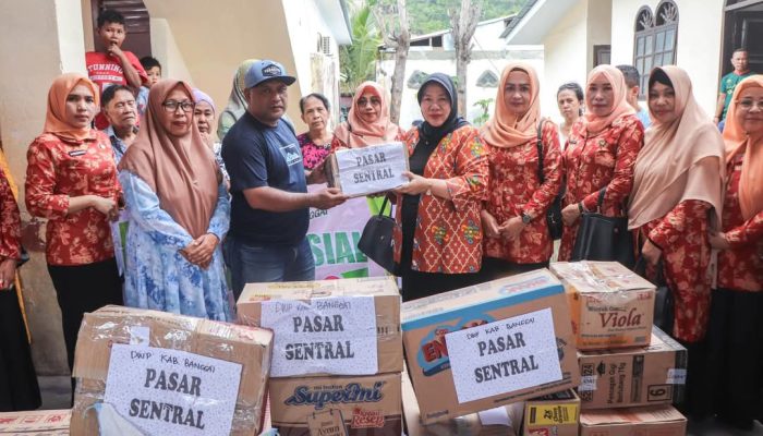 Dharma Wanita Persatuan Banggai Rayakan HUT ke-25 dengan Anjangsana ke Panti Asuhan dan Pesantren 