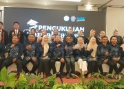 Dekan FISIP Unismuh Luwuk Kukuhkan 81 Sarjana Baru