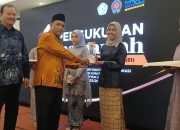 Hadiri Pengukuhan Sarjana, WR III Unismuh Luwuk Minta Lulusan FISIP Mampu Berikan Sumbangsih