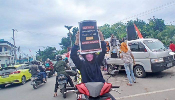 Gerakan Rakyat Menggugat Tuntut Usut Tuntas Kasus Netralitas ASN di Banggai